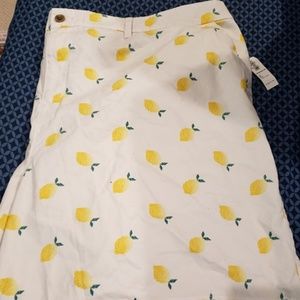 Old Navy Lemon Shorts Size 28